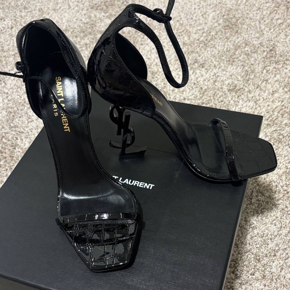 Saint Laurent Glossy Black Heels
